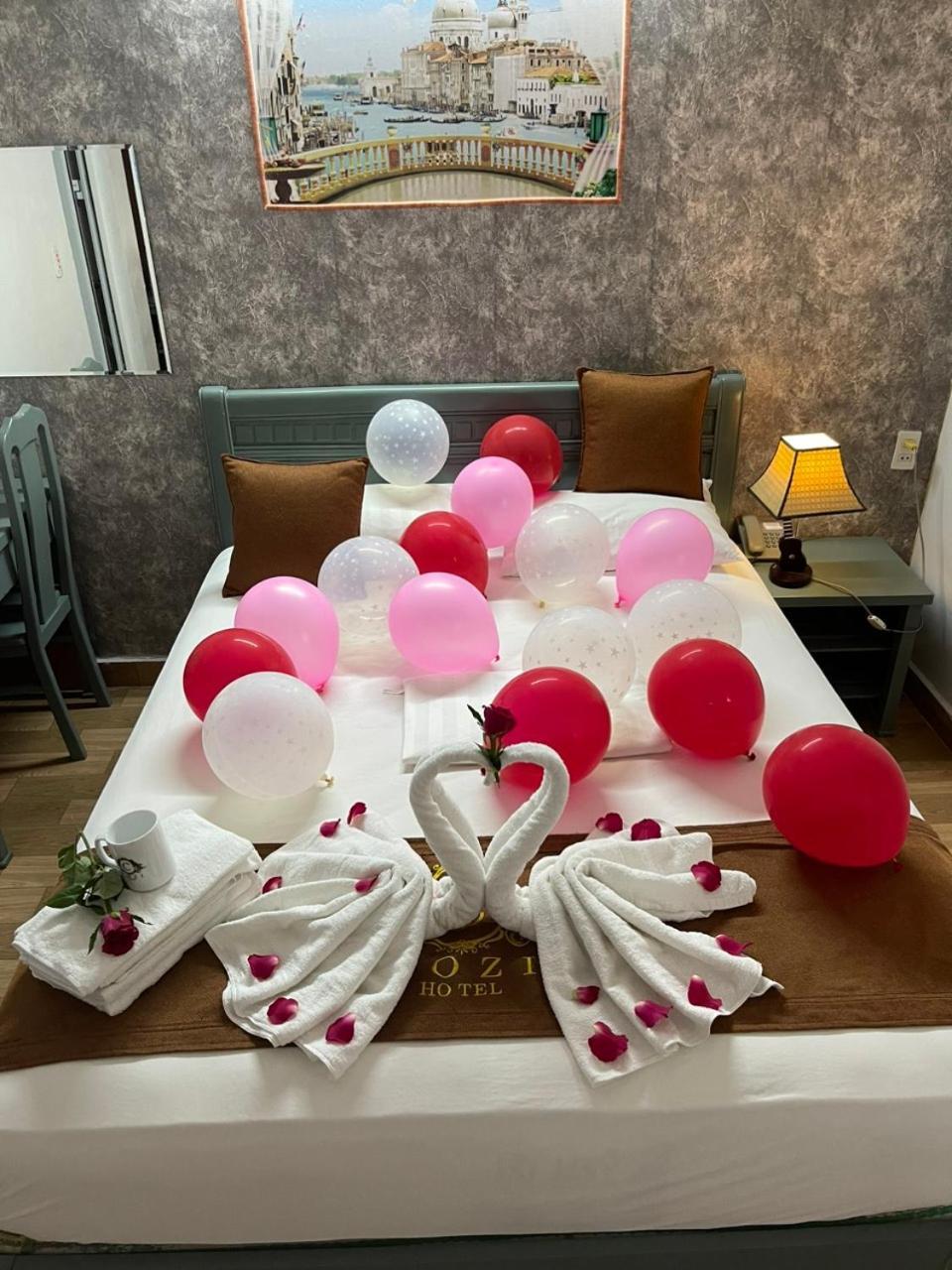 Cozi Hotel Hai Phong Bagian luar foto