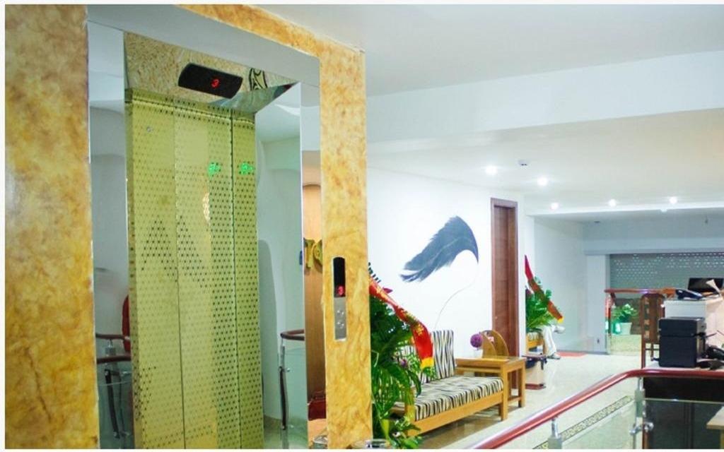 Cozi Hotel Hai Phong Bagian luar foto
